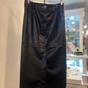 AZI Classic Black Faux Leather Skirt Size: L
